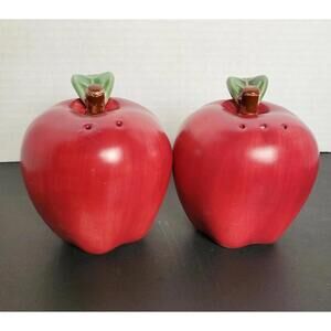 Harry & David Apple Salt & Pepper Shaker Set Excellent Condition